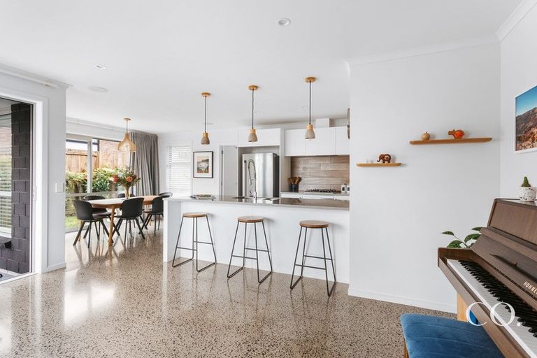 Photo of property in 284 Ballintoy Park Drive, Welcome Bay, Tauranga, 3175