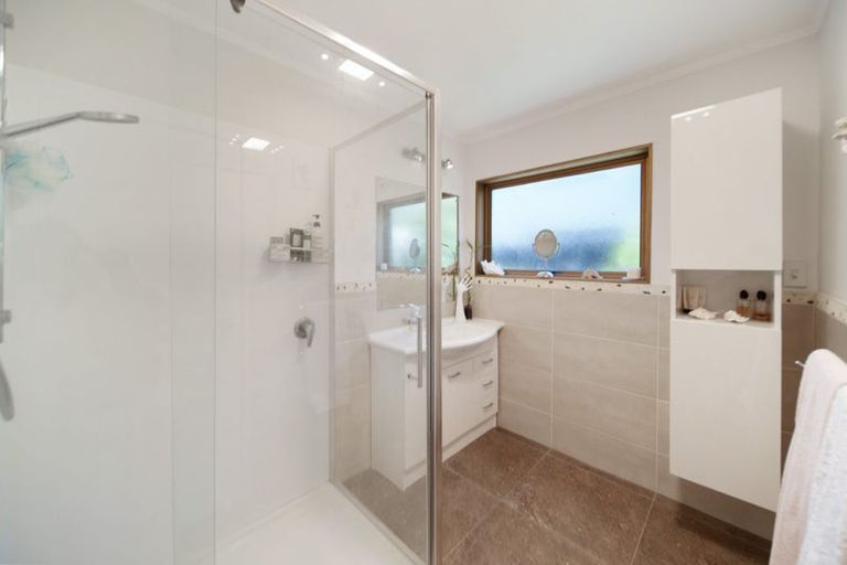 Photo of property in 2/89 Takutai Avenue, Half Moon Bay, Auckland, 2012