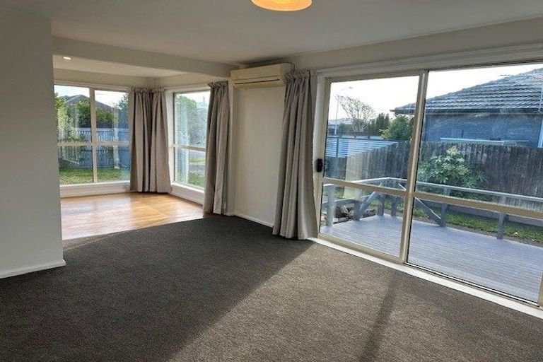 Photo of property in 102 Effingham Street, North New Brighton, Christchurch, 8083