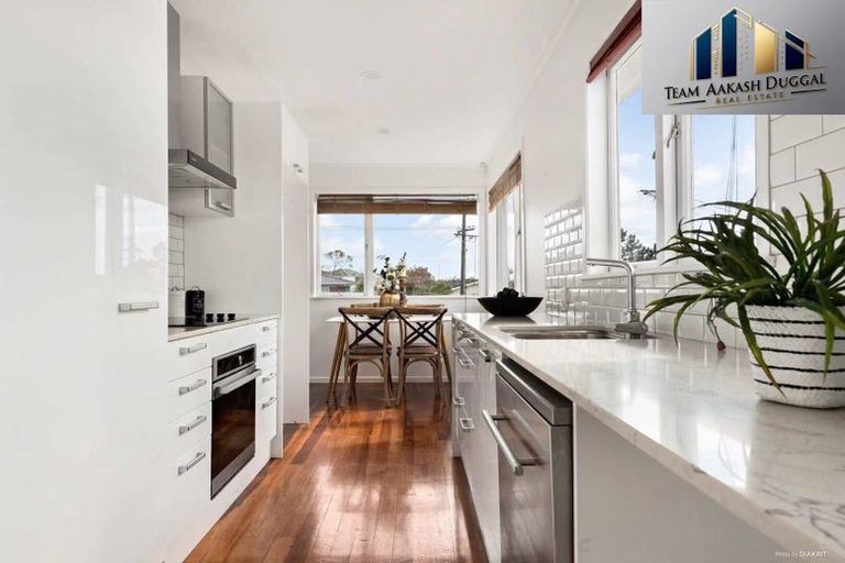 Photo of property in 1c Kuaka Place, New Lynn, Auckland, 0600