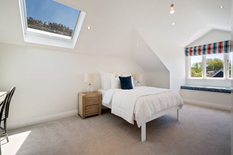 Photo of property in 16 Totara Street, Fendalton, Christchurch, 8041