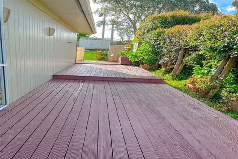 Photo of property in 4/89a Royal Road, Massey, Auckland, 0614