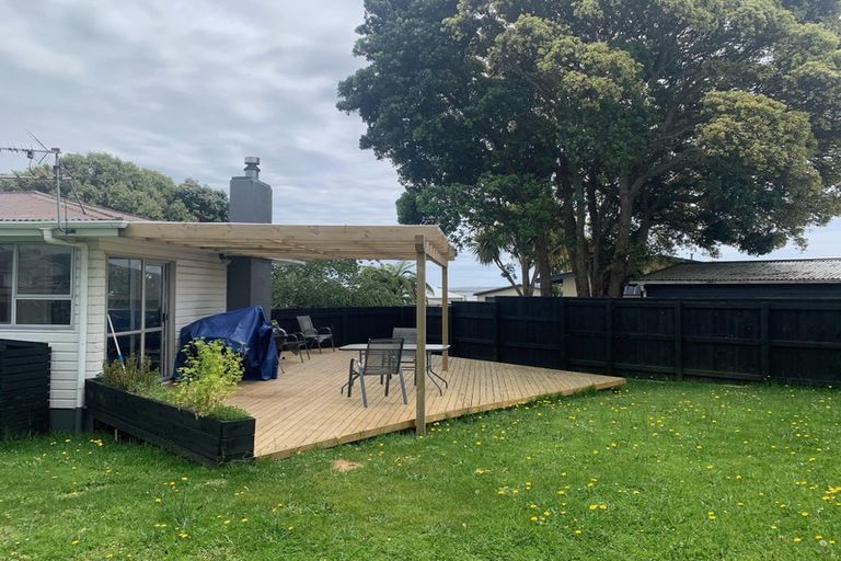 Photo of property in 16 Oleander Place, Bell Block, New Plymouth, 4312