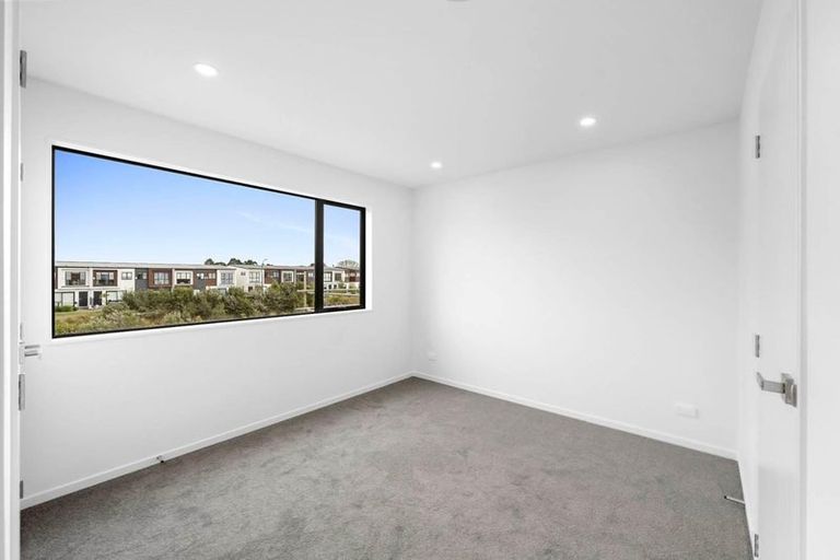 Photo of property in 35 John Gray Street, Papakura, 2110