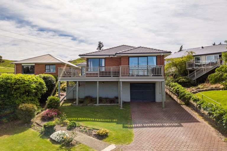 Photo of property in 325 Main South Road, Green Island, Dunedin, 9018