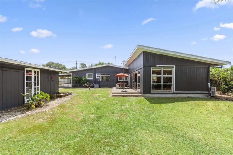 Photo of property in 9 Monument Road, Clevedon, Papakura, 2582