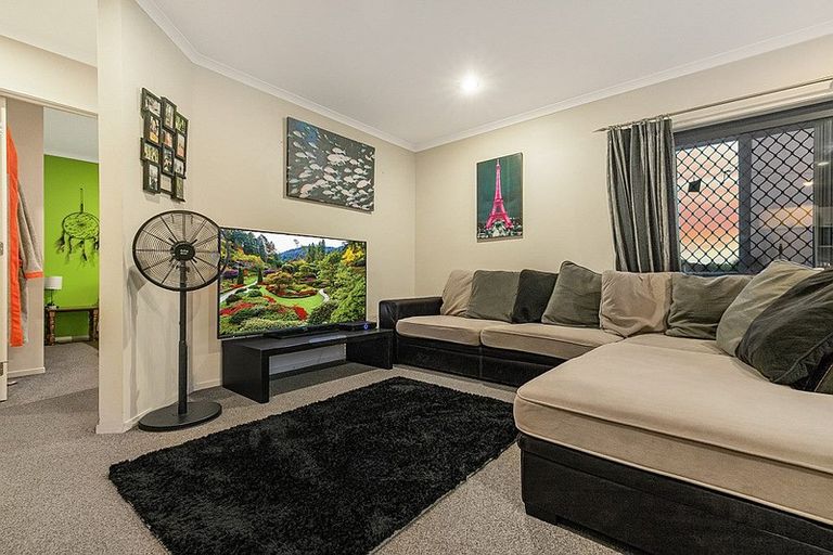 Photo of property in 10 Grierson Place, Pukekohe, 2120