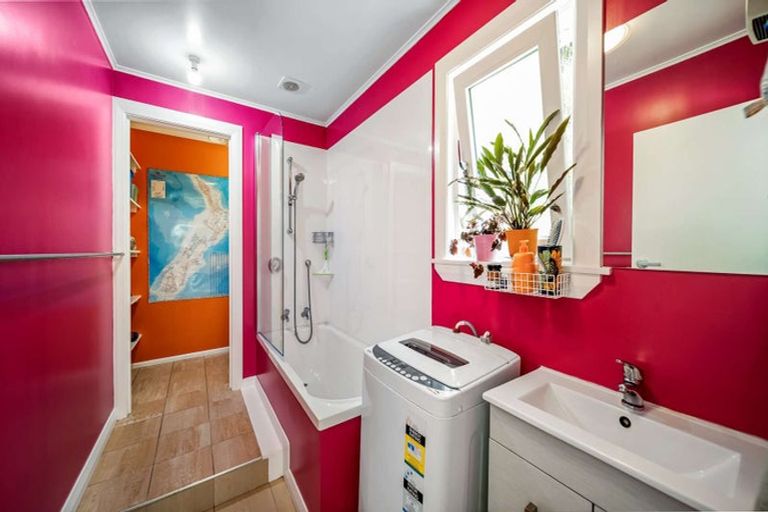 Photo of property in 17 Adderley Terrace, Ravensbourne, Dunedin, 9022