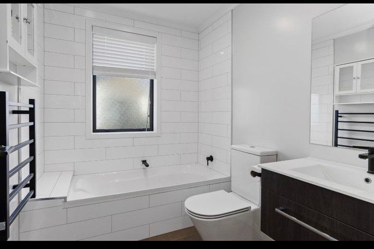 Photo of property in 2/14 Abbotsford Street, Whitiora, Hamilton, 3200