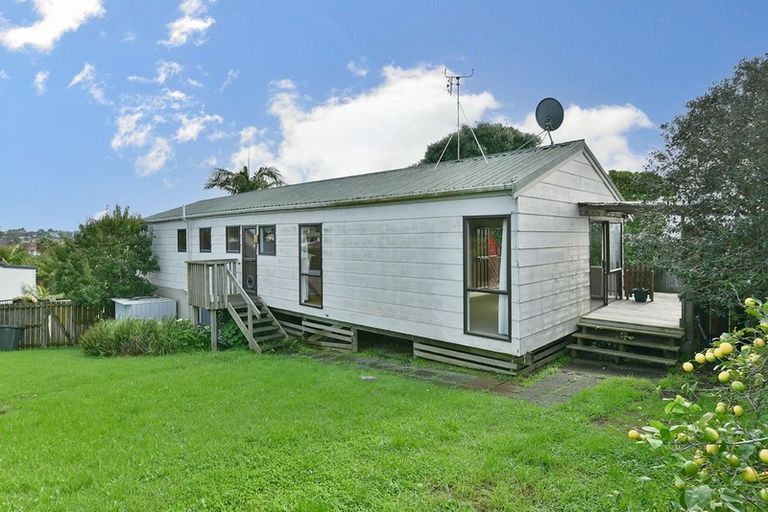 Photo of property in 11 Albert Hall Drive, Red Beach, 0932