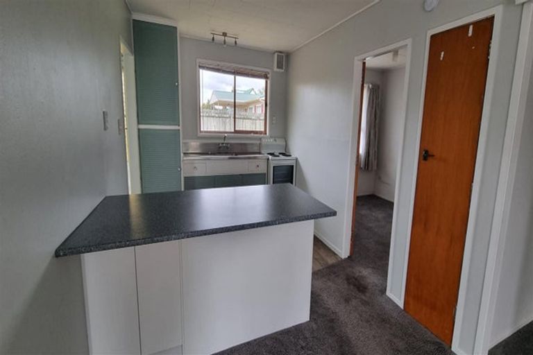 Photo of property in 8a Wyndham Road, Hannahs Bay, Rotorua, 3010