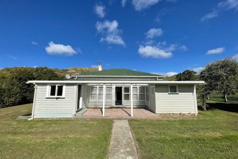 Photo of property in 76 Takapau Road, Tolaga Bay, 4077
