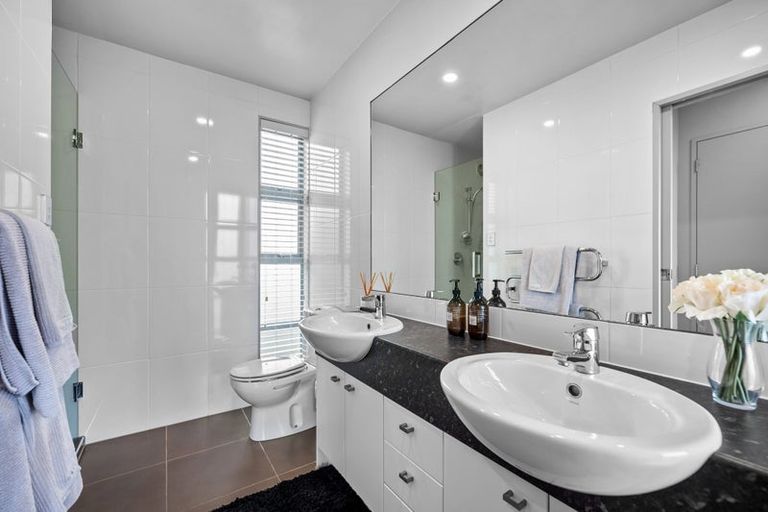 Photo of property in 67 Kittiwake Drive, Schnapper Rock, Auckland, 0632