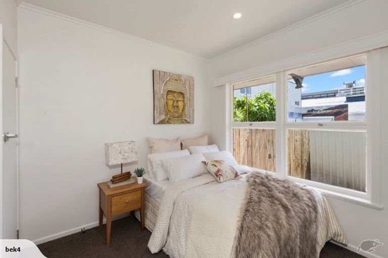 Photo of property in 6/35 Shakespeare Road, Milford, Auckland, 0620