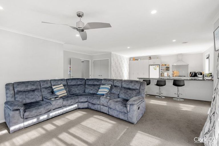 Photo of property in 9 Tide Lane, Whitby, Porirua, 5024