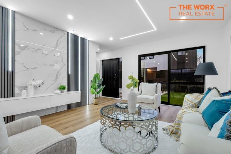 Photo of property in 106b Edgewater Drive, Pakuranga, Auckland, 2010