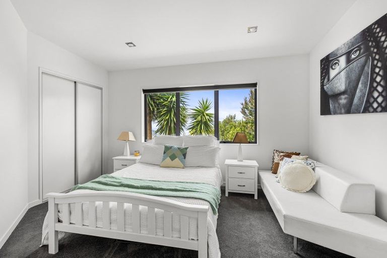 Photo of property in 1 Te Kawau Pass, Greenhithe, Auckland, 0632