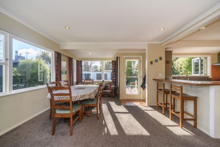 Photo of property in 11 Heatley Avenue, Hokowhitu, Palmerston North, 4410