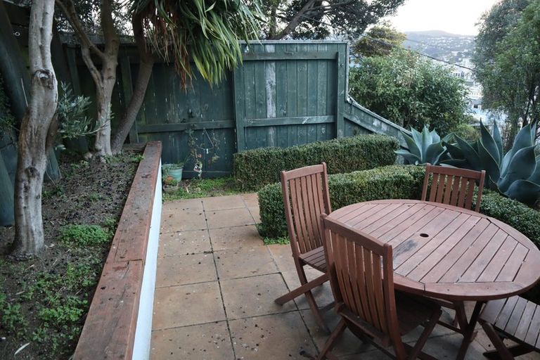 Photo of property in 40 Hawker Street, Mount Victoria, Wellington, 6011