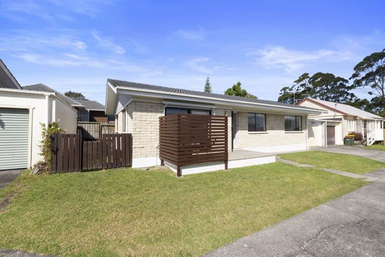 Photo of property in 2/237 Edmonton Road, Te Atatu South, Auckland, 0610