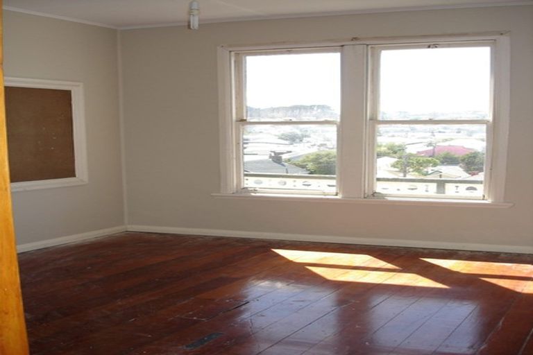 Photo of property in 22 Kenwyn Terrace, Newtown, Wellington, 6021