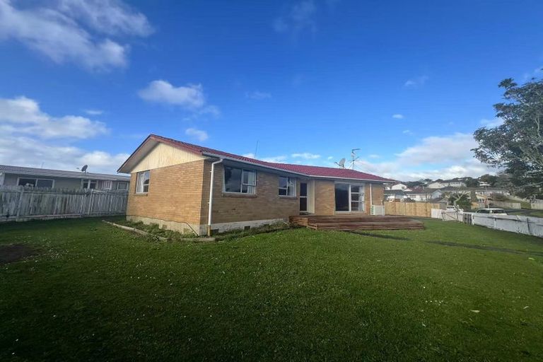 Photo of property in 2 Cranberry Place, Bucklands Beach, Auckland, 2012