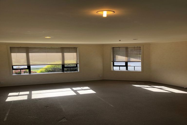 Photo of property in 10 Brookwood Drive, Henderson, Auckland, 0612