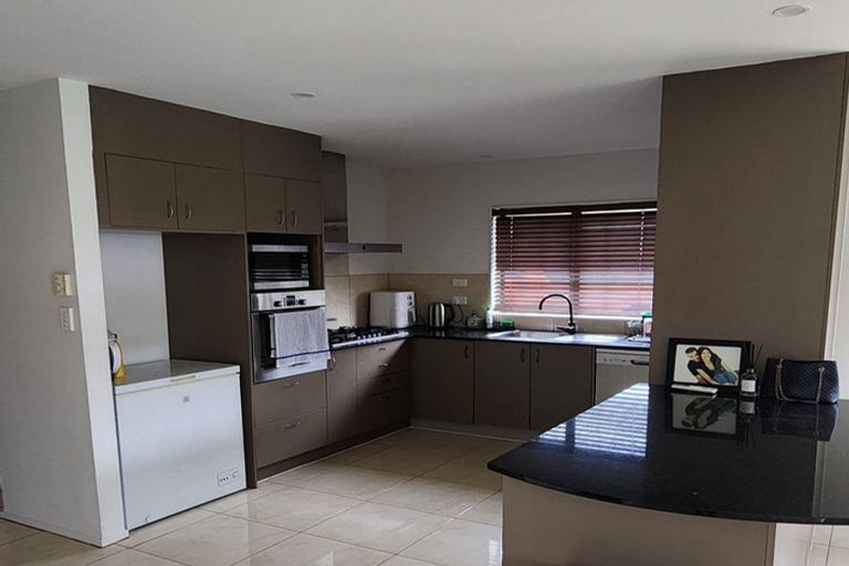 Photo of property in 11 Heidi Crescent, Flat Bush, Auckland, 2016