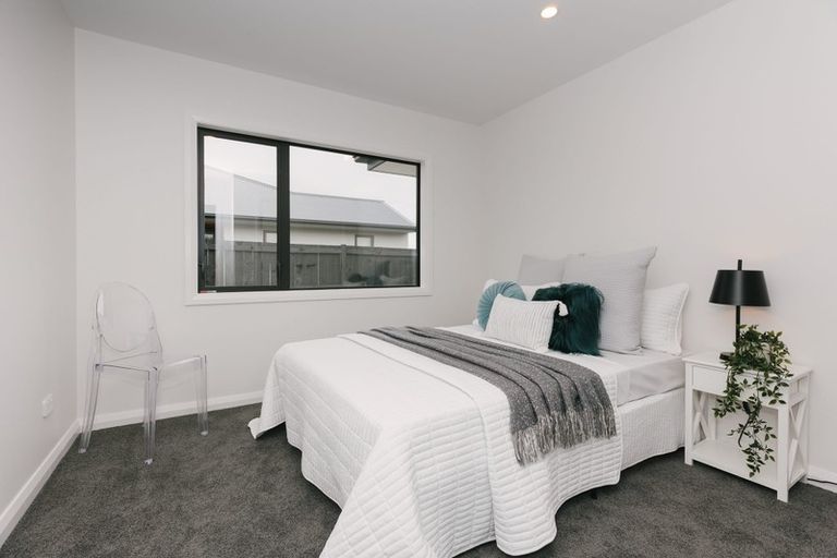 Photo of property in 32 Atlantic Drive, Fitzherbert, Palmerston North, 4410