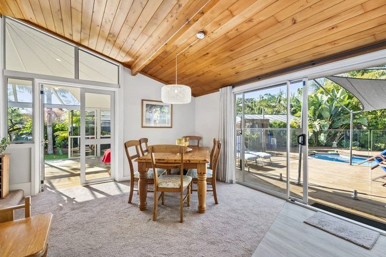 Photo of property in 32 The Circle, Manly, Whangaparaoa, 0930