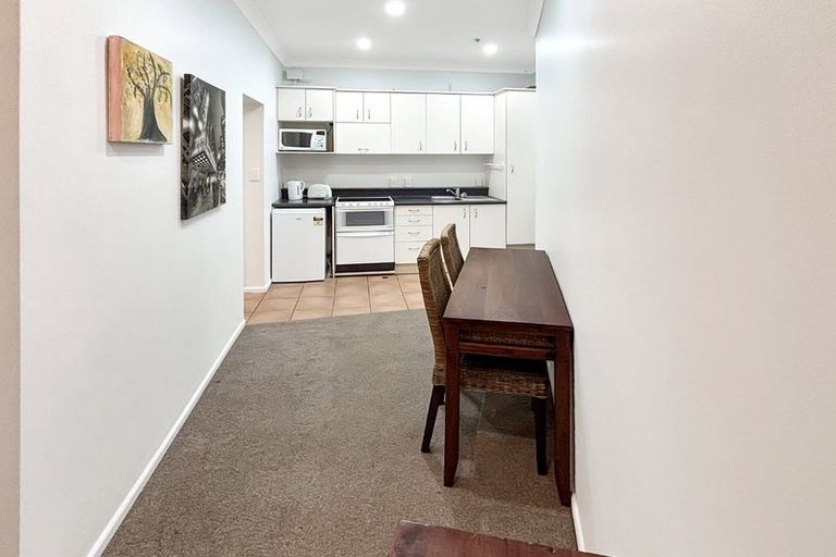 Photo of property in Terrace Garden Apartments, 3c/120 The Terrace, Wellington Central, Wellington, 6011