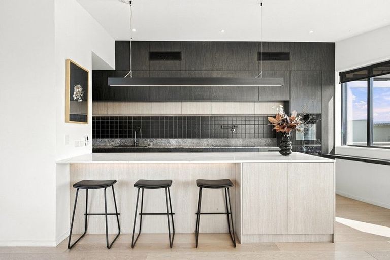 Photo of property in 19 Rauhea Lane, Clifton, Christchurch, 8081