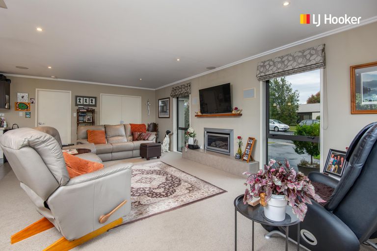 Photo of property in 11 Reid Avenue, Mosgiel, 9024