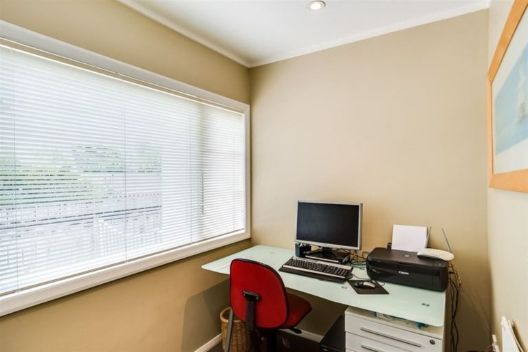 Photo of property in 37 Avondale Road, Taradale, Napier, 4112