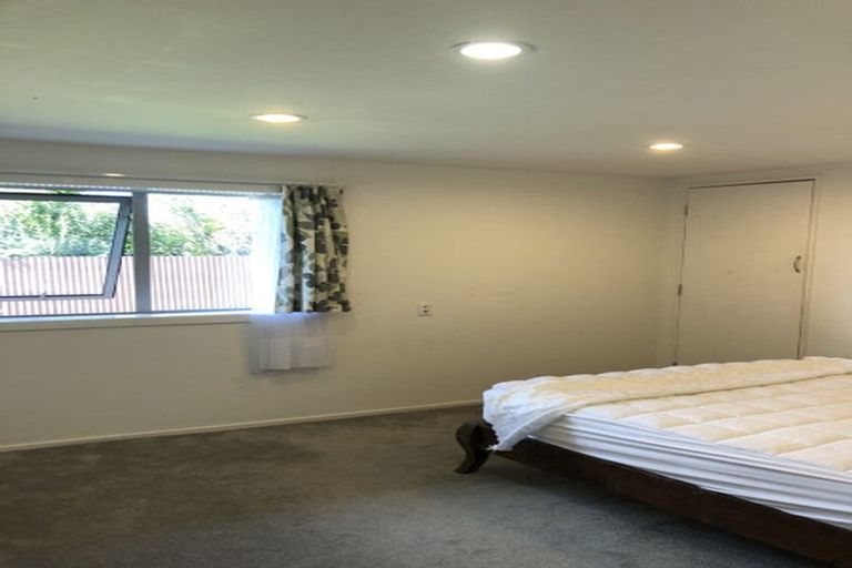 Photo of property in 247 Sunset Road, Sunnynook, Auckland, 0632