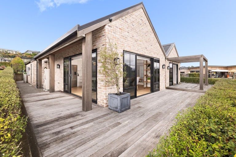 Photo of property in 1 Te Kaka Place, Omokoroa, 3114