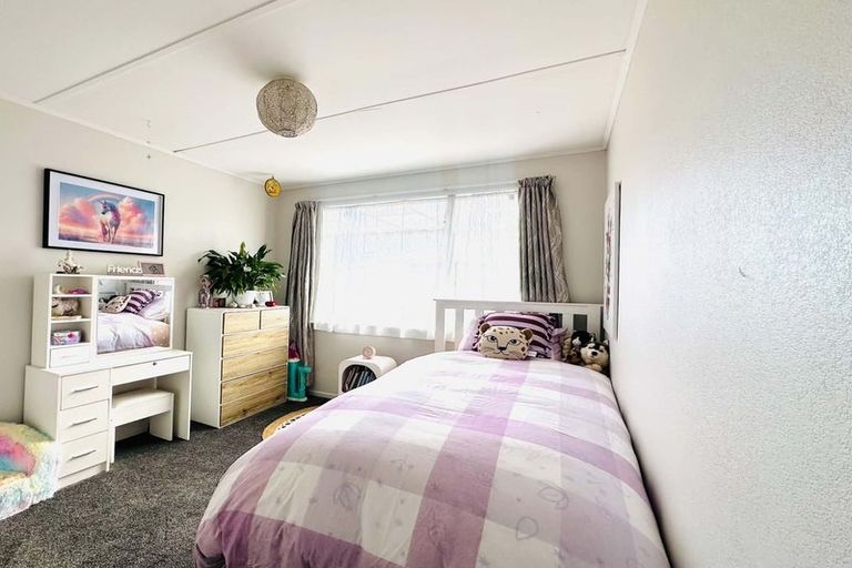 Photo of property in 16 Oxford Street, Holmes Hill, Oamaru, 9401