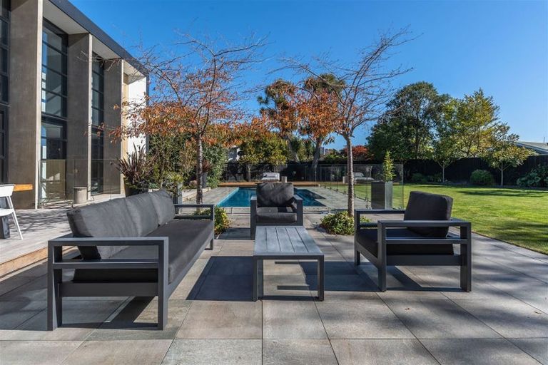 Photo of property in 9 Walnut Avenue, Strowan, Christchurch, 8052