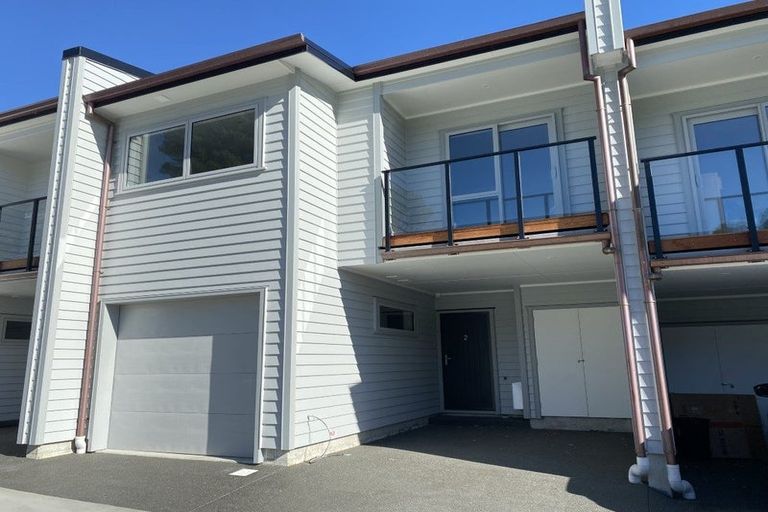 Photo of property in 2/7 Grays Road, Plimmerton, Porirua, 5026