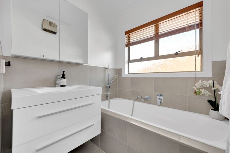 Photo of property in 8 Pegler Drive, Howick, Auckland, 2014