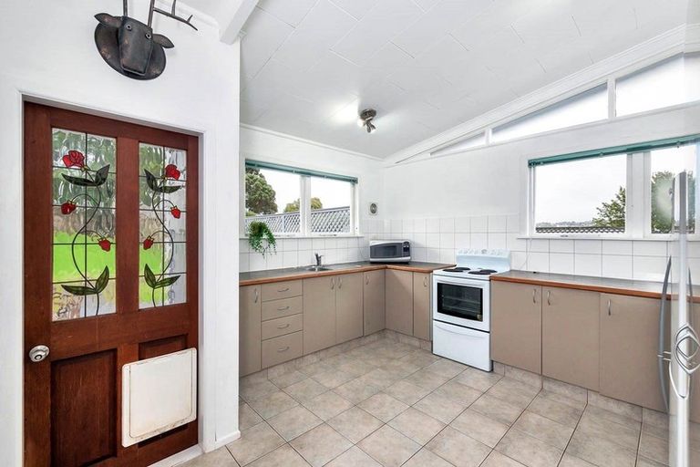 Photo of property in 89 Bond Crescent, Forrest Hill, Auckland, 0620