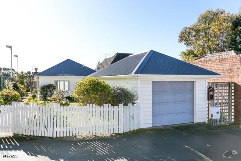 Photo of property in 9 Ludlam Street, Seatoun, Wellington, 6022