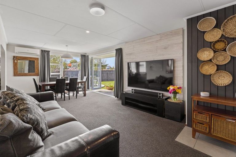 Photo of property in 1 Sutherland Crescent, Westbrook, Palmerston North, 4412