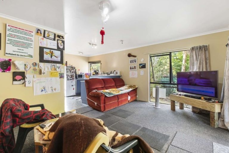 Photo of property in 42 Vina Place, Massey, Auckland, 0614