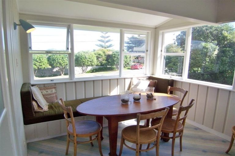 Photo of property in 1 Groves Road, Raumati Beach, Paraparaumu, 5032