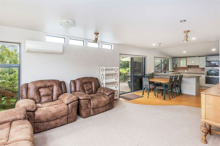 Photo of property in 1 The Esplanade, Eastern Beach, Auckland, 2012