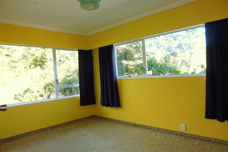 Photo of property in 22 Tremewan Street, Tawa, Wellington, 5028