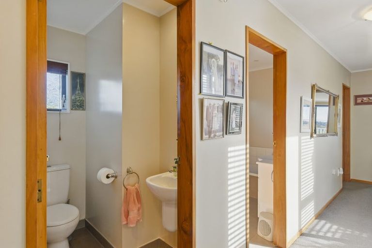 Photo of property in 47 Kakariki Grove, Waikanae, 5036