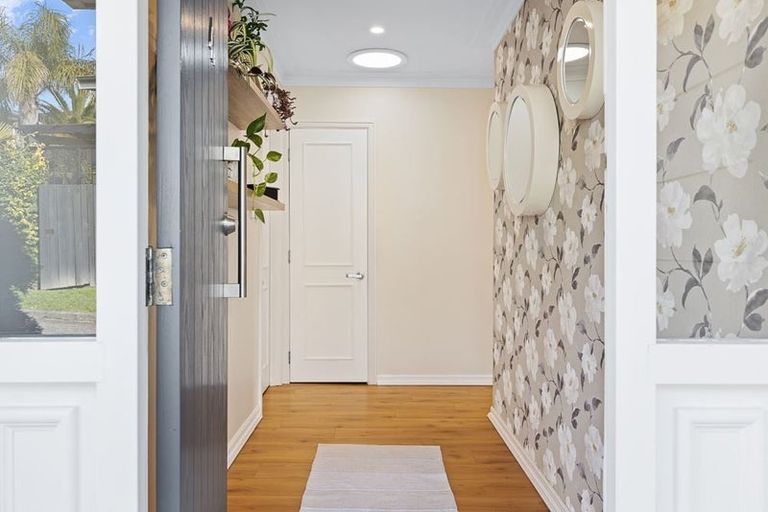 Photo of property in 1/4 Holt Avenue, Torbay, Auckland, 0630