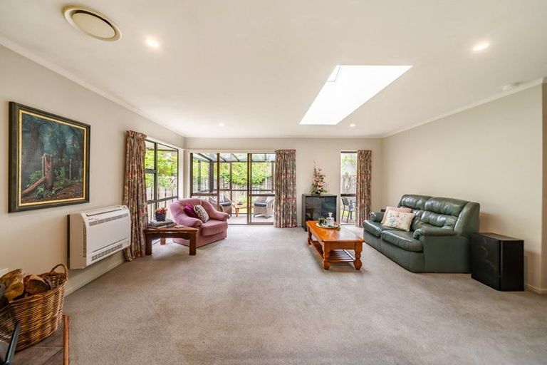 Photo of property in 95 Tawhai Street, Stokes Valley, Lower Hutt, 5019